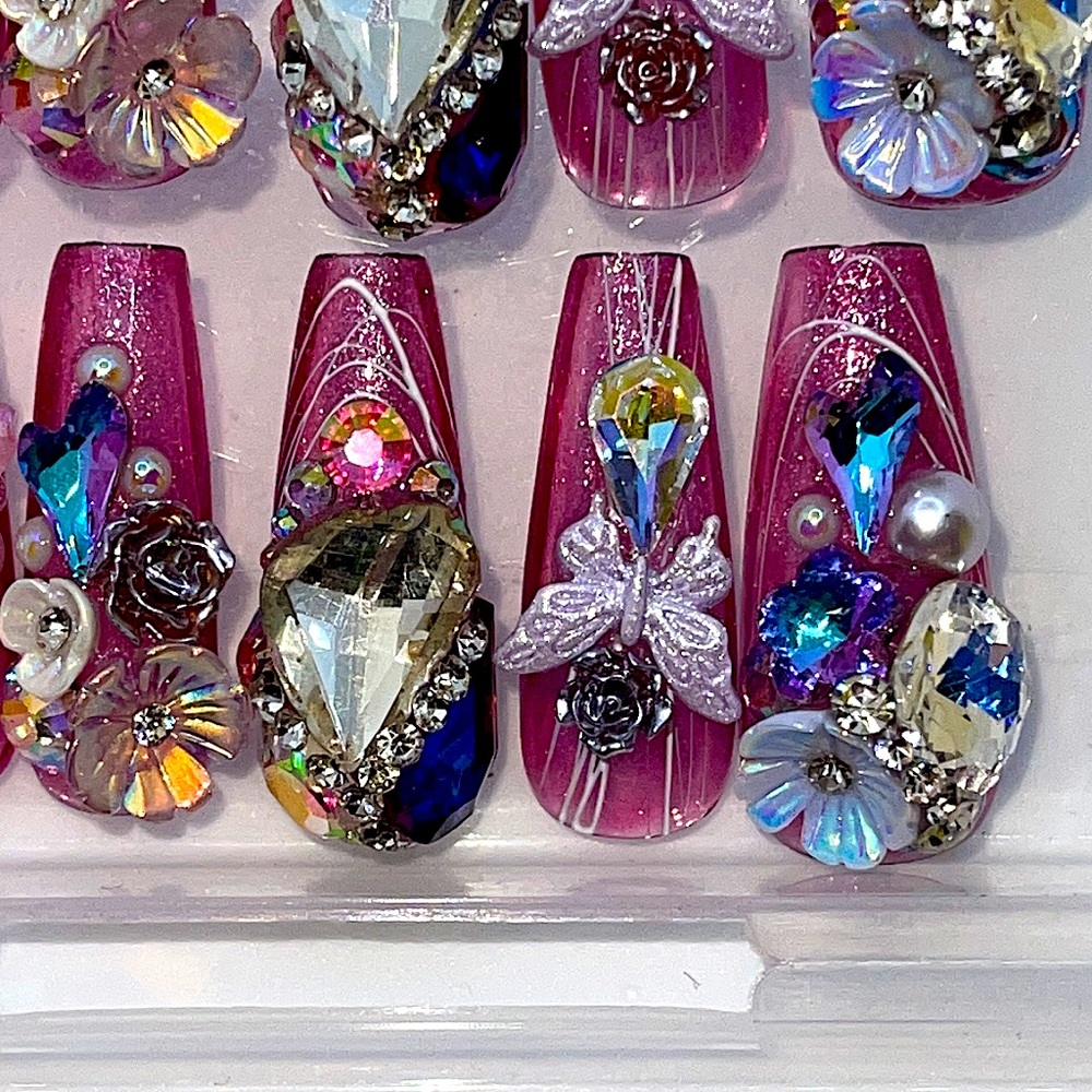 Custom Nails - Picture 4 of 4